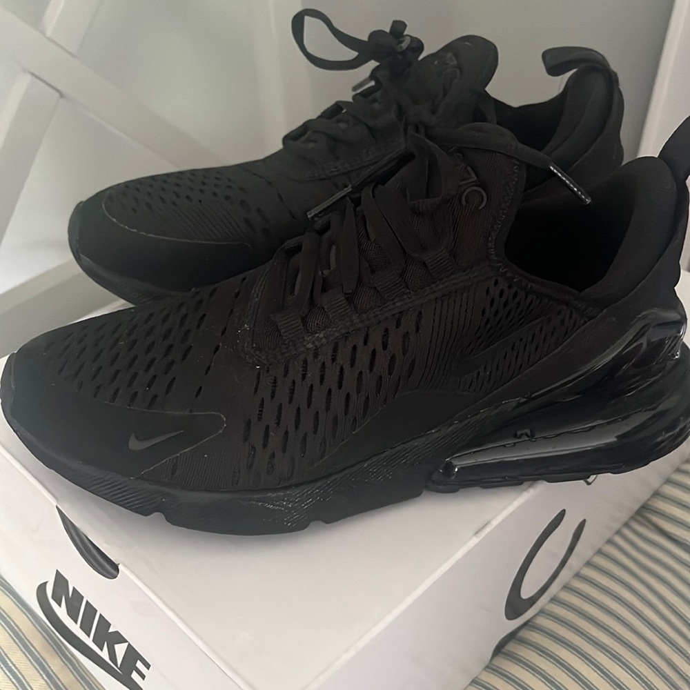 Nike air270